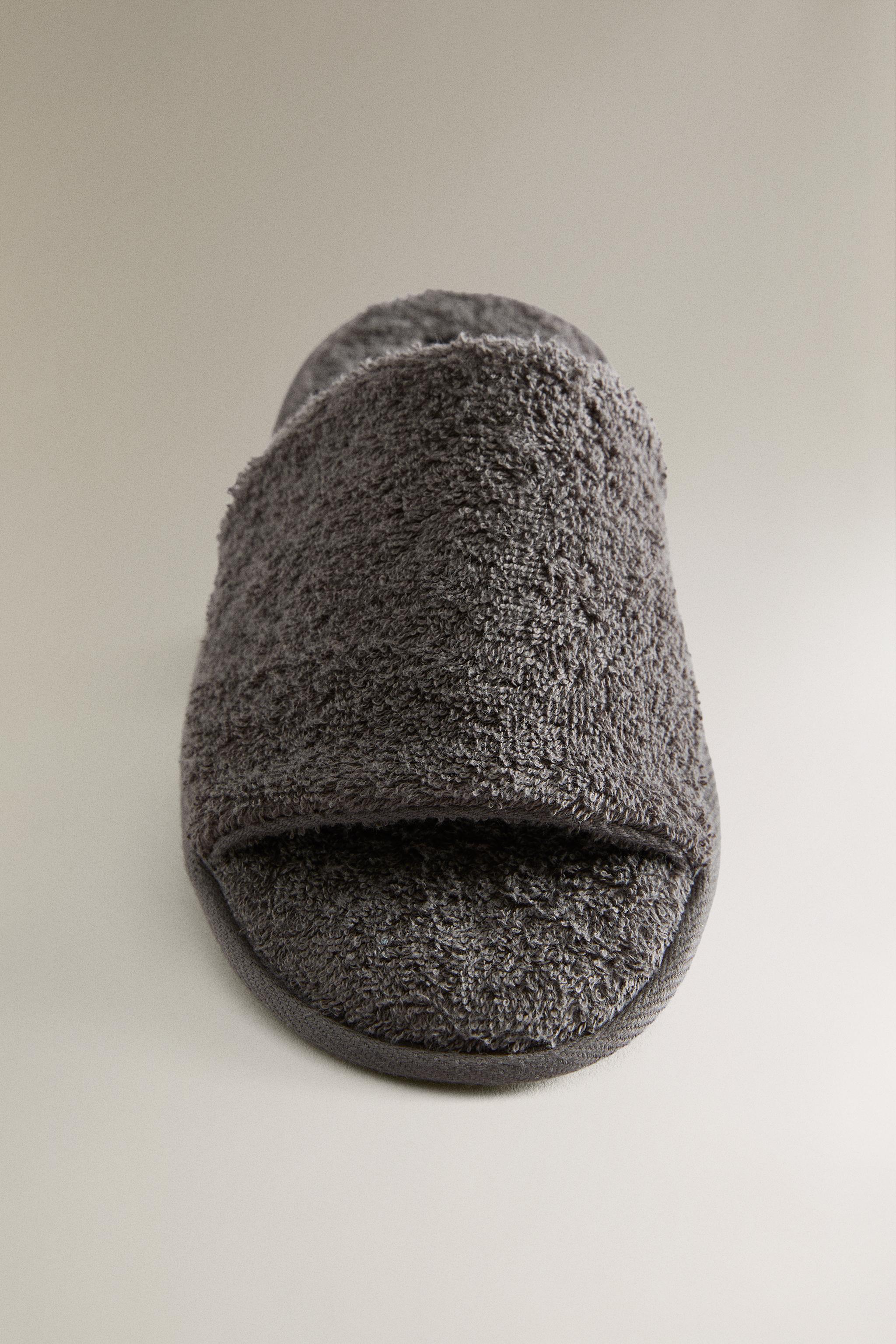 OPEN TERRYCLOTH BATHROOM SLIPPERS
